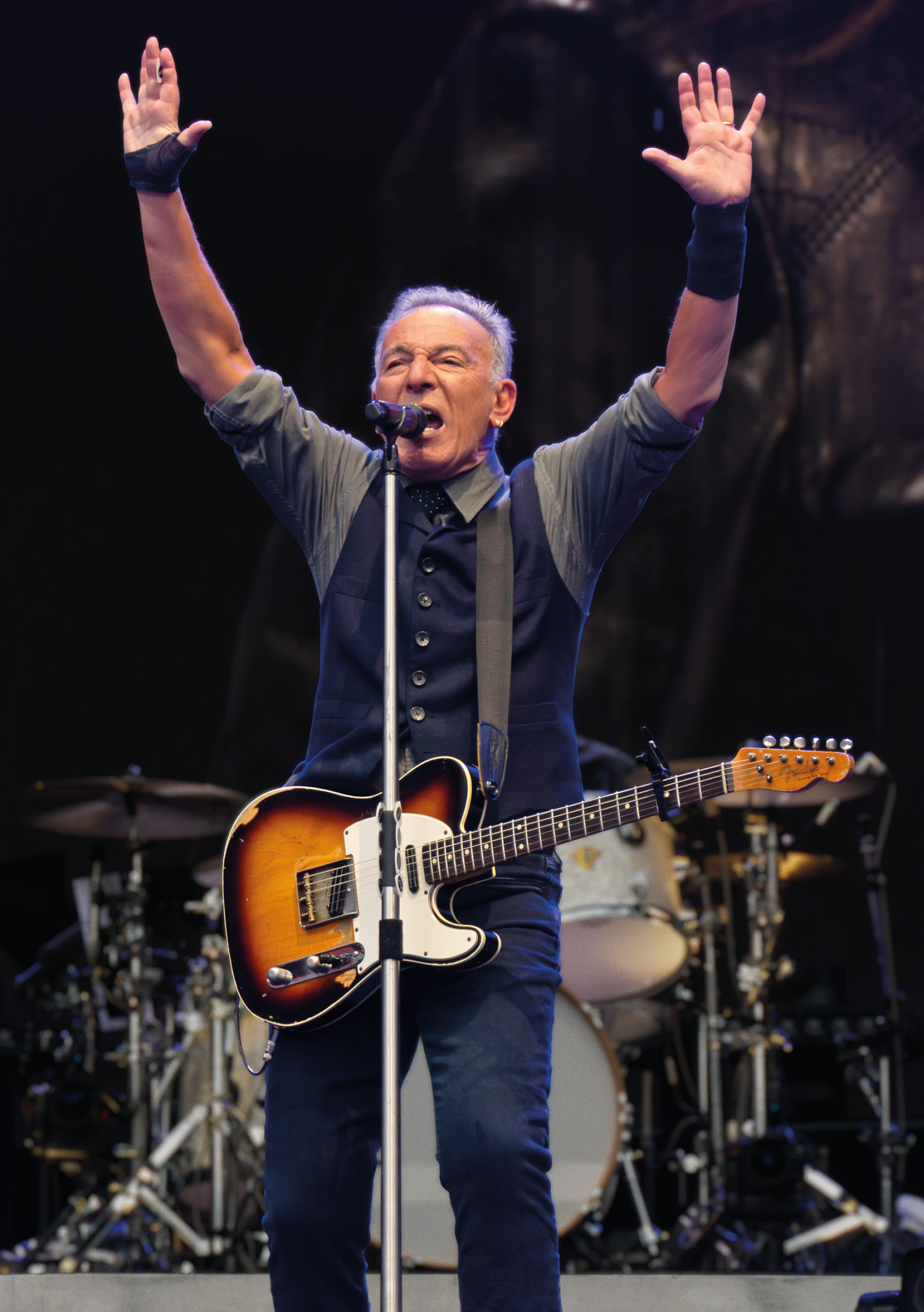 Poster A - Bruce - hands up